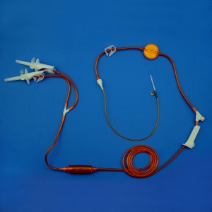 Lightproof Infusion Set With Precise Filter And Two Spikes